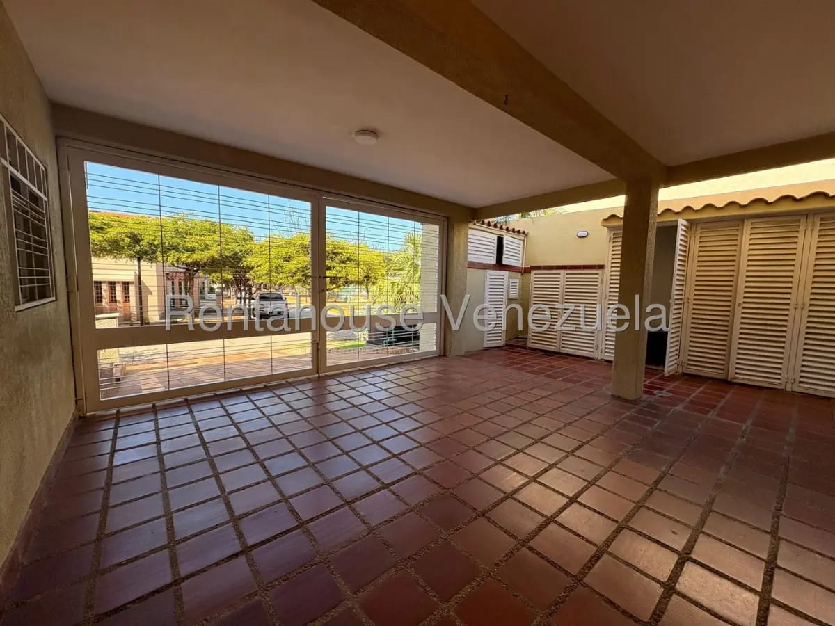 Lujoso Townhouse en venta con piscina zona norte Villa Antañona. - 28