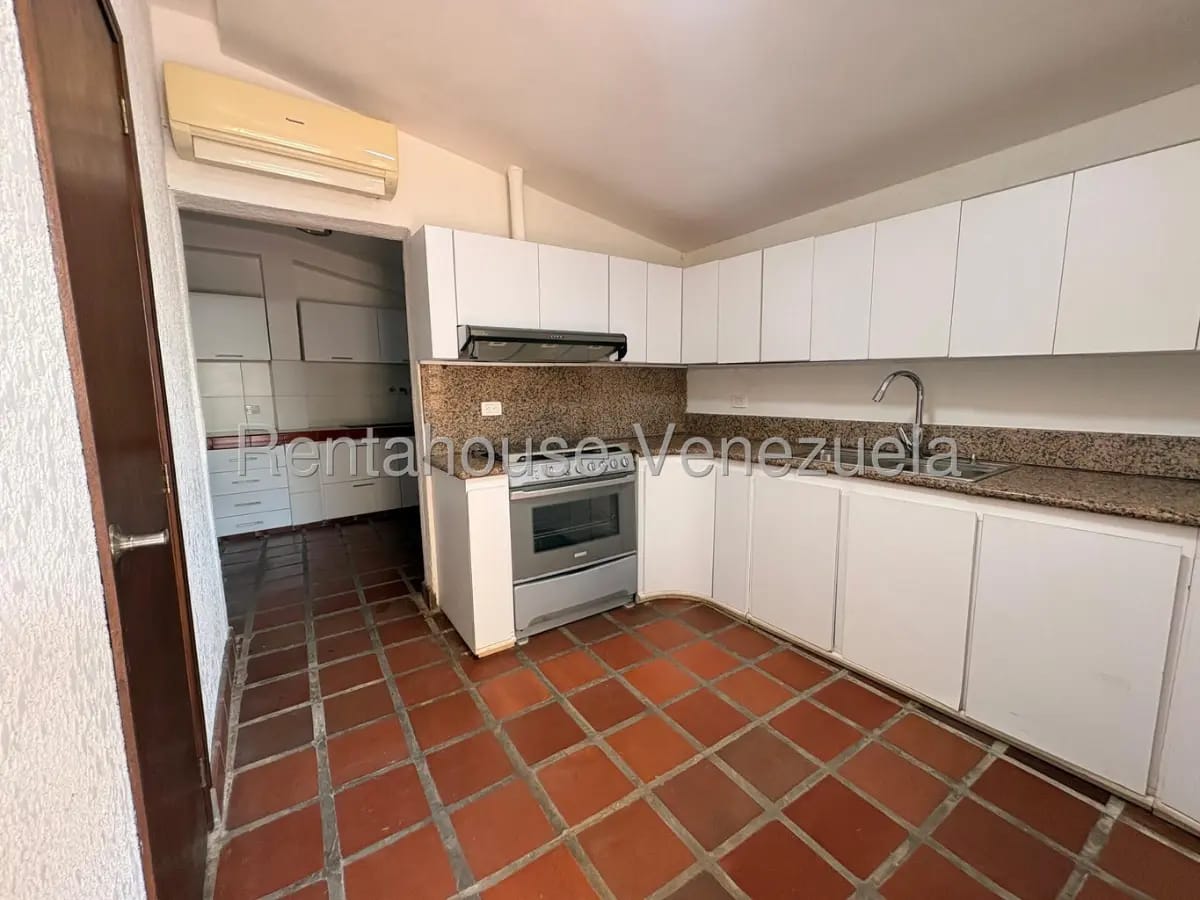 Lujoso Townhouse en venta con piscina zona norte Villa Antañona. - 31