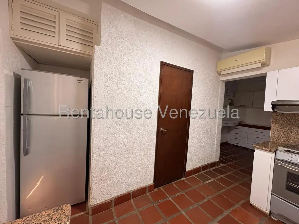 Lujoso Townhouse en venta con piscina zona norte Villa Antañona. - 33