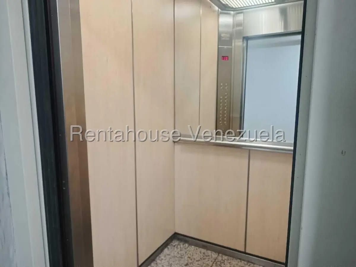 Hermoso apartamento en alquiler totalmente amoblado de 2 niveles con planta y pozo, sect Bellas Arte - 13