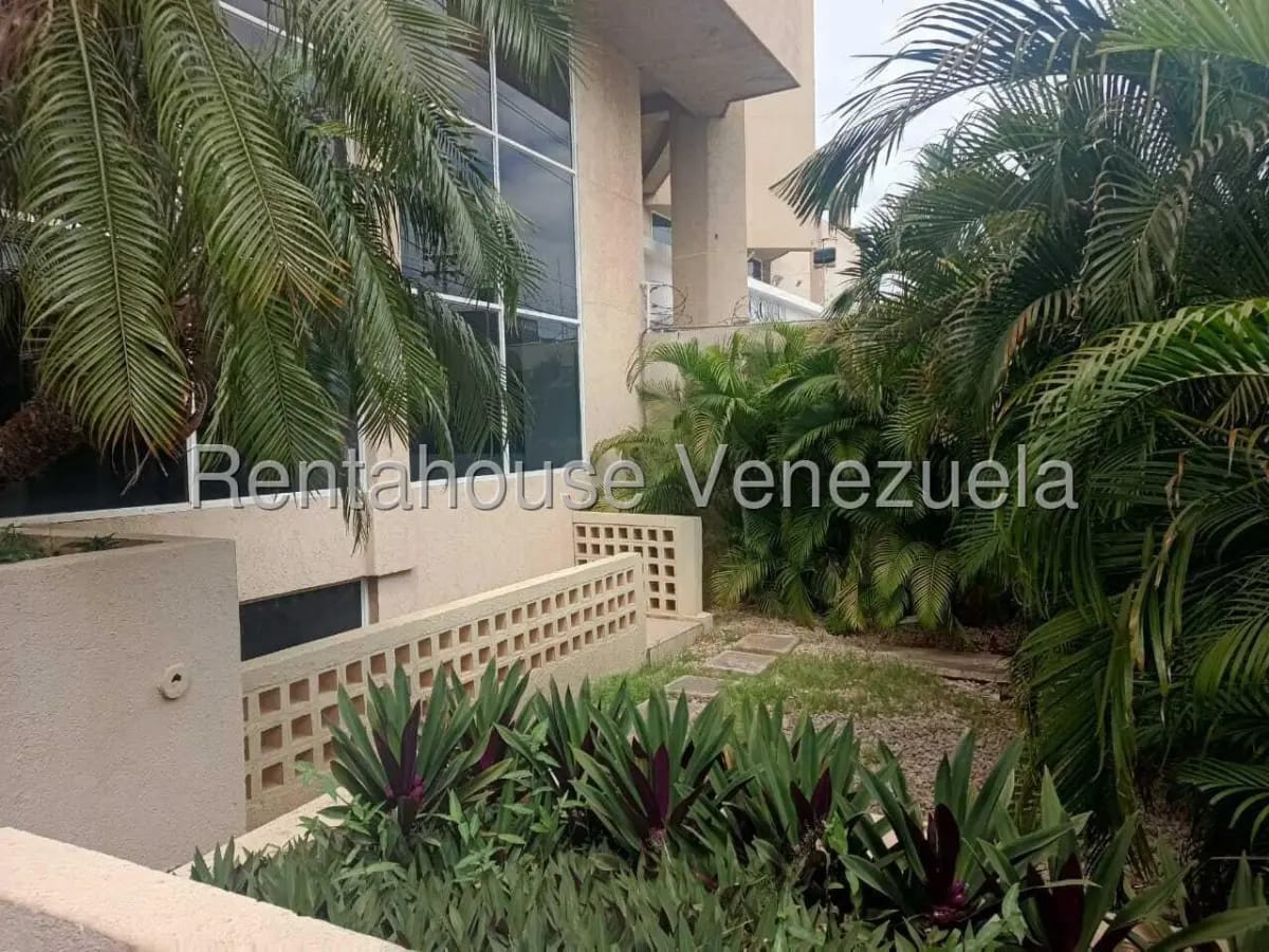 Apartamento en alquiler amoblado con pozo y planta eléctrica, edf. Camila. Sect. Bellas Artes - 2