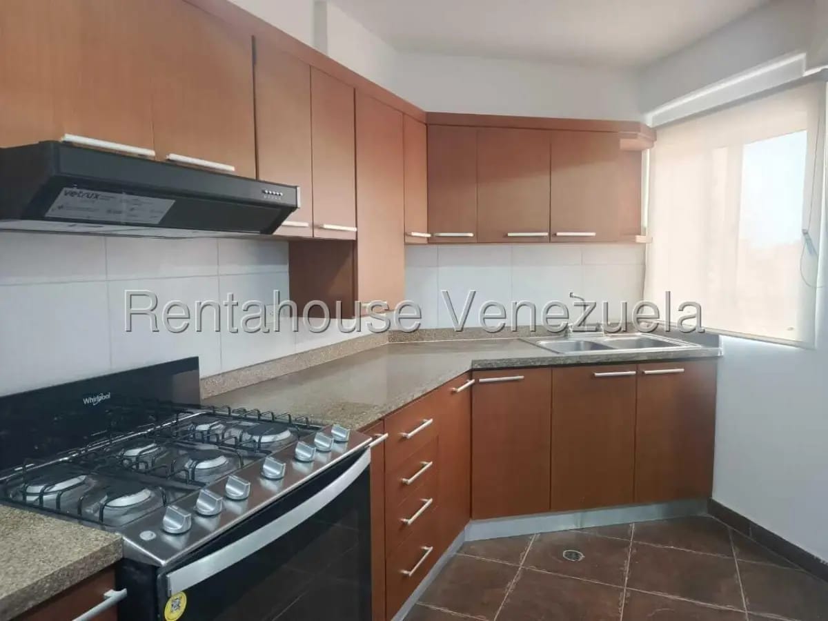 Apartamento en alquiler amoblado con pozo y planta eléctrica, edf. Camila. Sect. Bellas Artes - 10