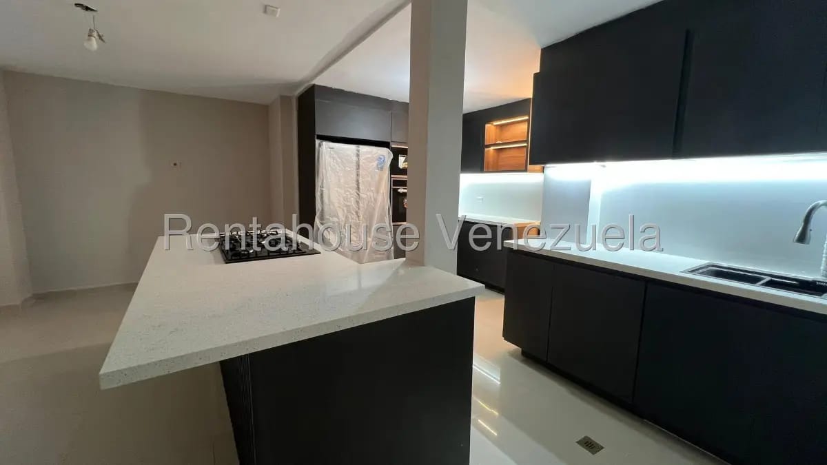 Hermoso apartamento en venta planta baja actualizado, edf.Sierra Bonita, Zapara. Maracaibo - 3