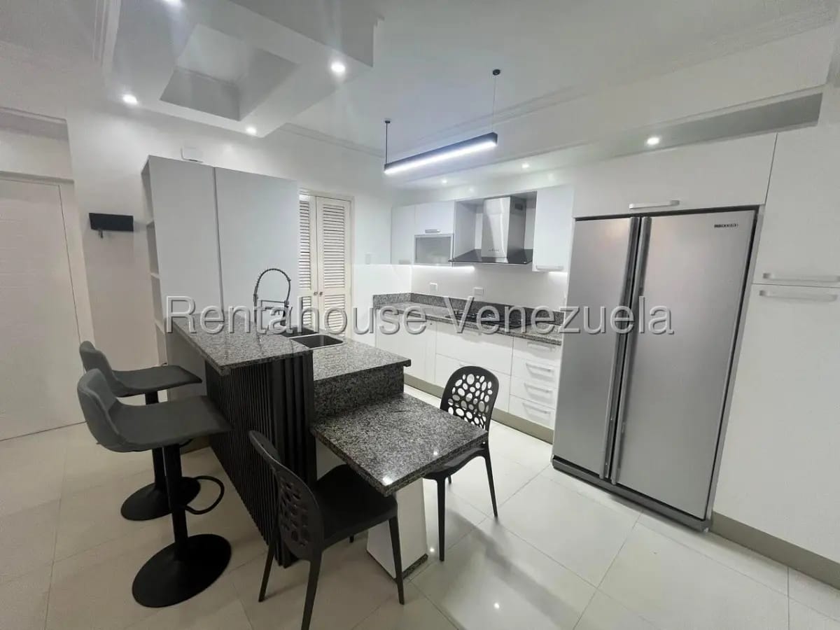 APARTAMENTO EN ALQUILER EN LA LAGO - 2