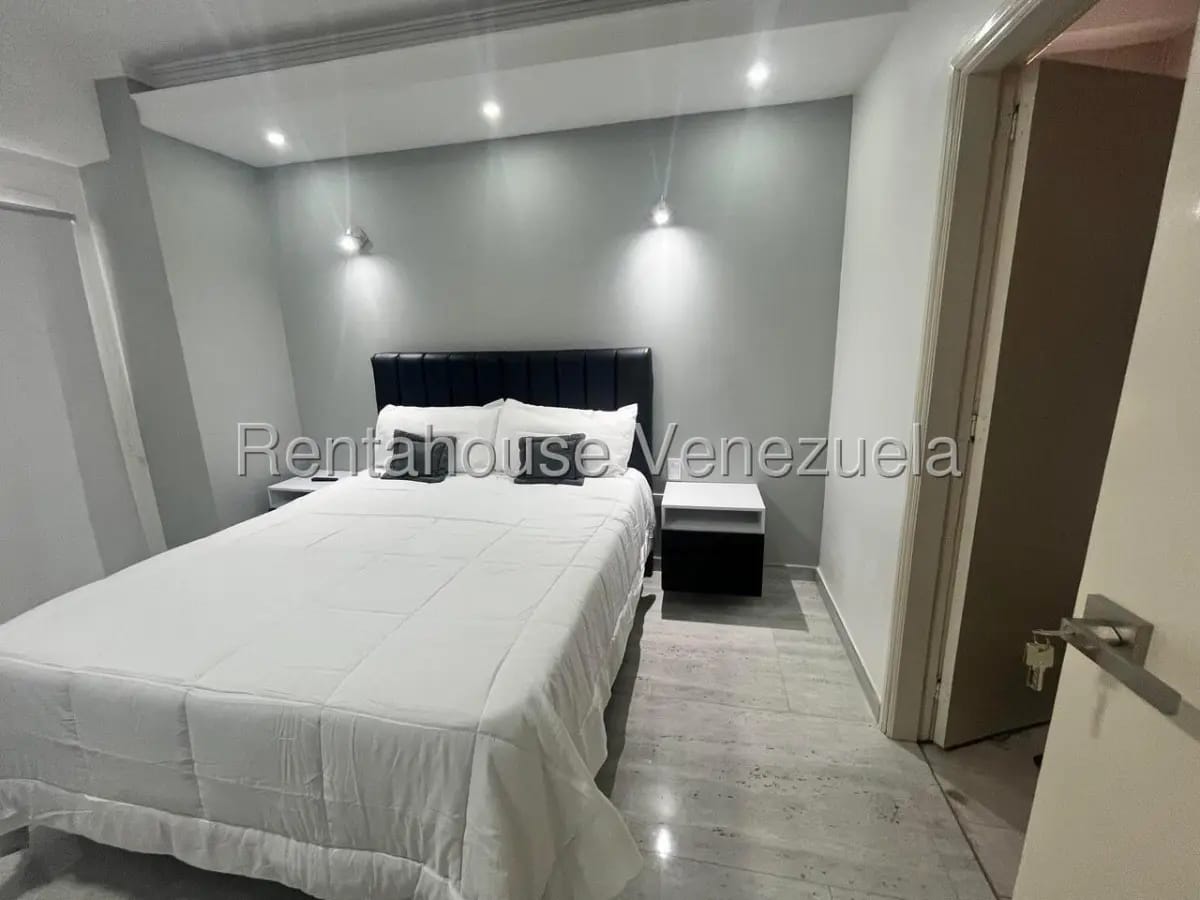 APARTAMENTO EN ALQUILER EN LA LAGO - 4