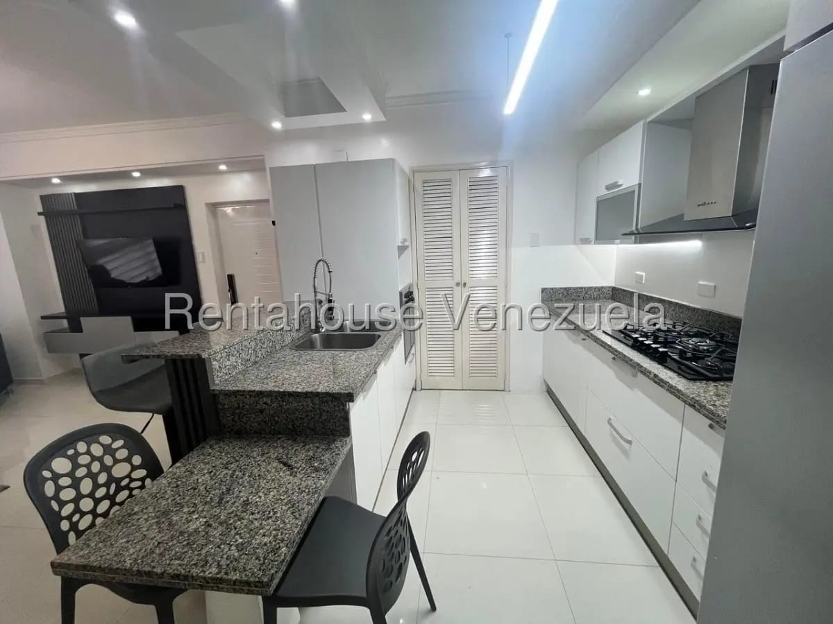 APARTAMENTO EN ALQUILER EN LA LAGO - 6