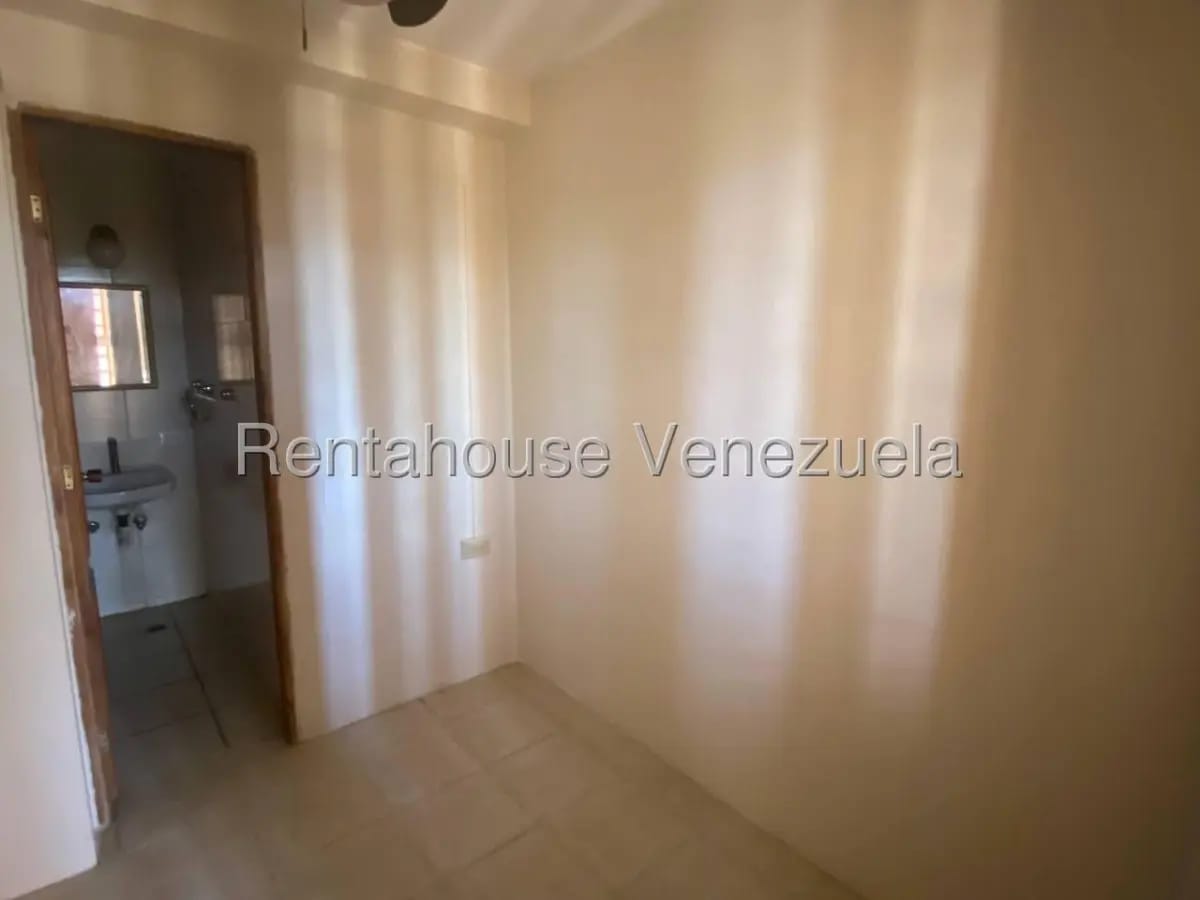 APARTAMENTO EN ALQUILER EN SECTOR LA LAGO - 8
