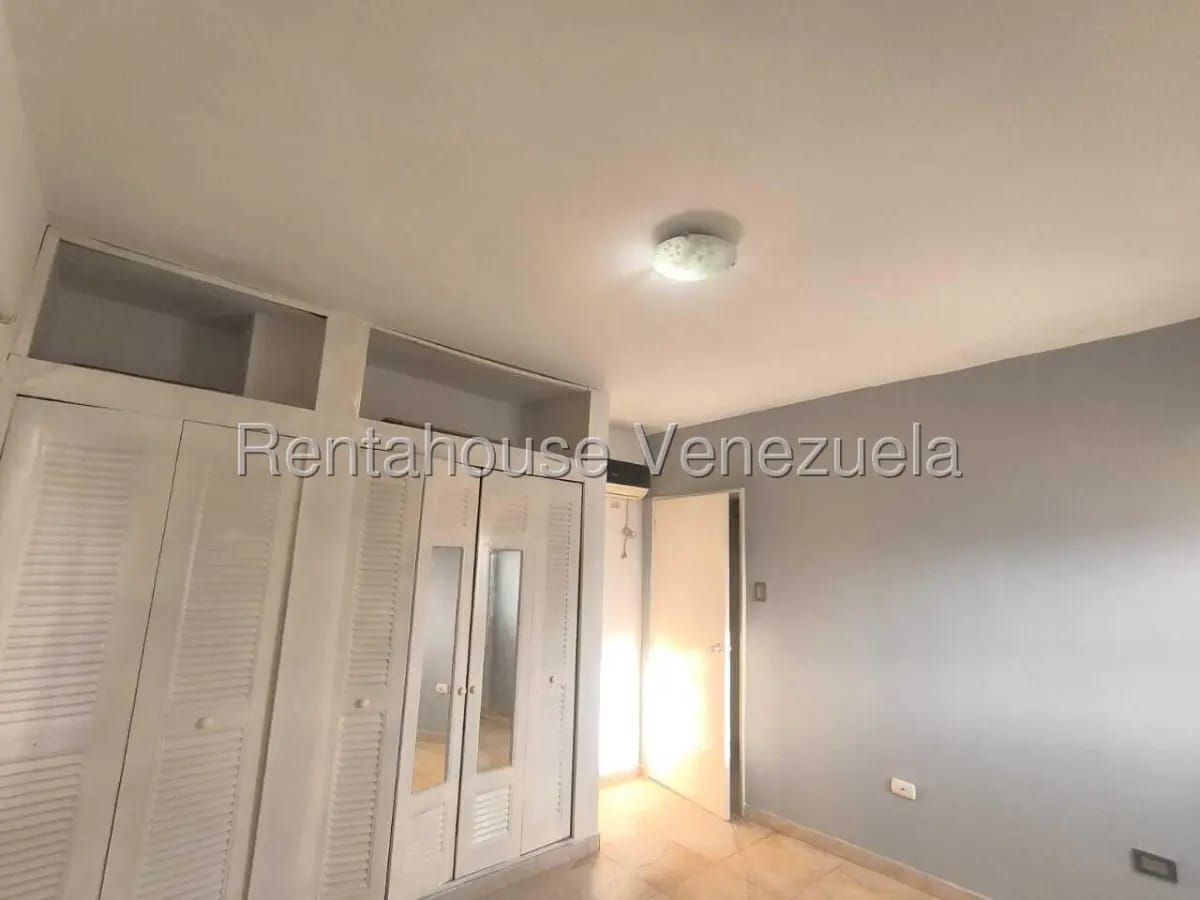 APARTAMENTO EN ALQUILER EN SECTOR ZIRUMA - 9