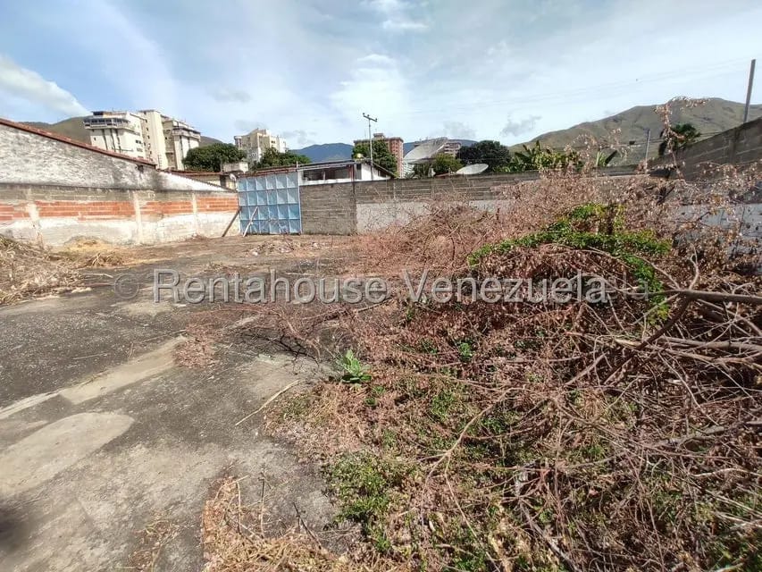 TERRENO EN VENTA EN BARRIO SUCRE LAS DELICIAS MARACAY 26-19110 - 8