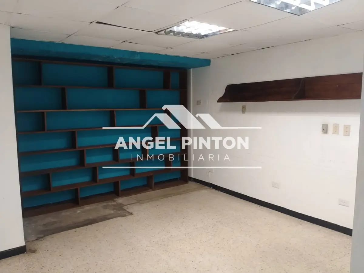 API 9476 LOCAL COMERCIAL AV BELLA VISTA. C.C. LEUNSA. $ 480 . Johnny Graterol - 4