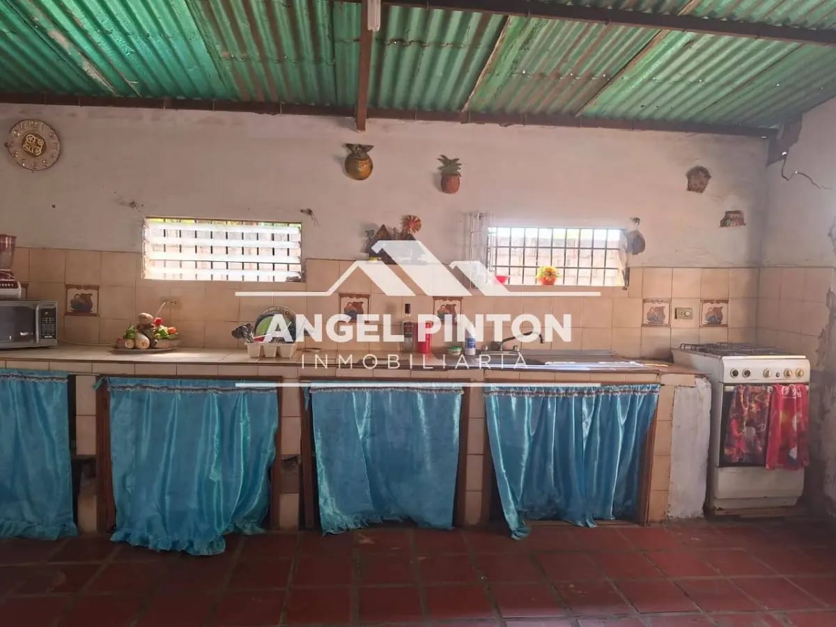 CASA VENTA EL BAJO SAN FRANCISCO VENEZUELA API 94320 - 4