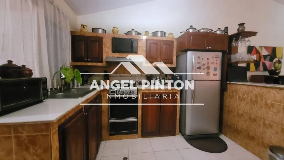 CASA EN CONJUNTO RES. TERRAZAS DEL LAGO II MARACAIBO VENEZUELA API 9430 YELITZA BRACHO ARENAS - 5
