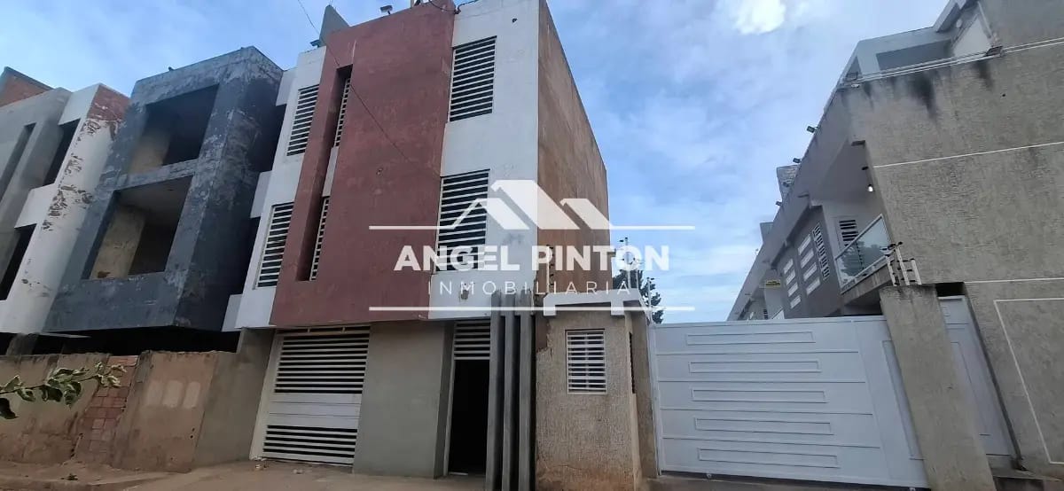 TOWNHOUSE VENTA LA COROMOTO SAN FRANCISCO VENEZUELA API 9220 YELITZA BRACHO ARENAS - 6