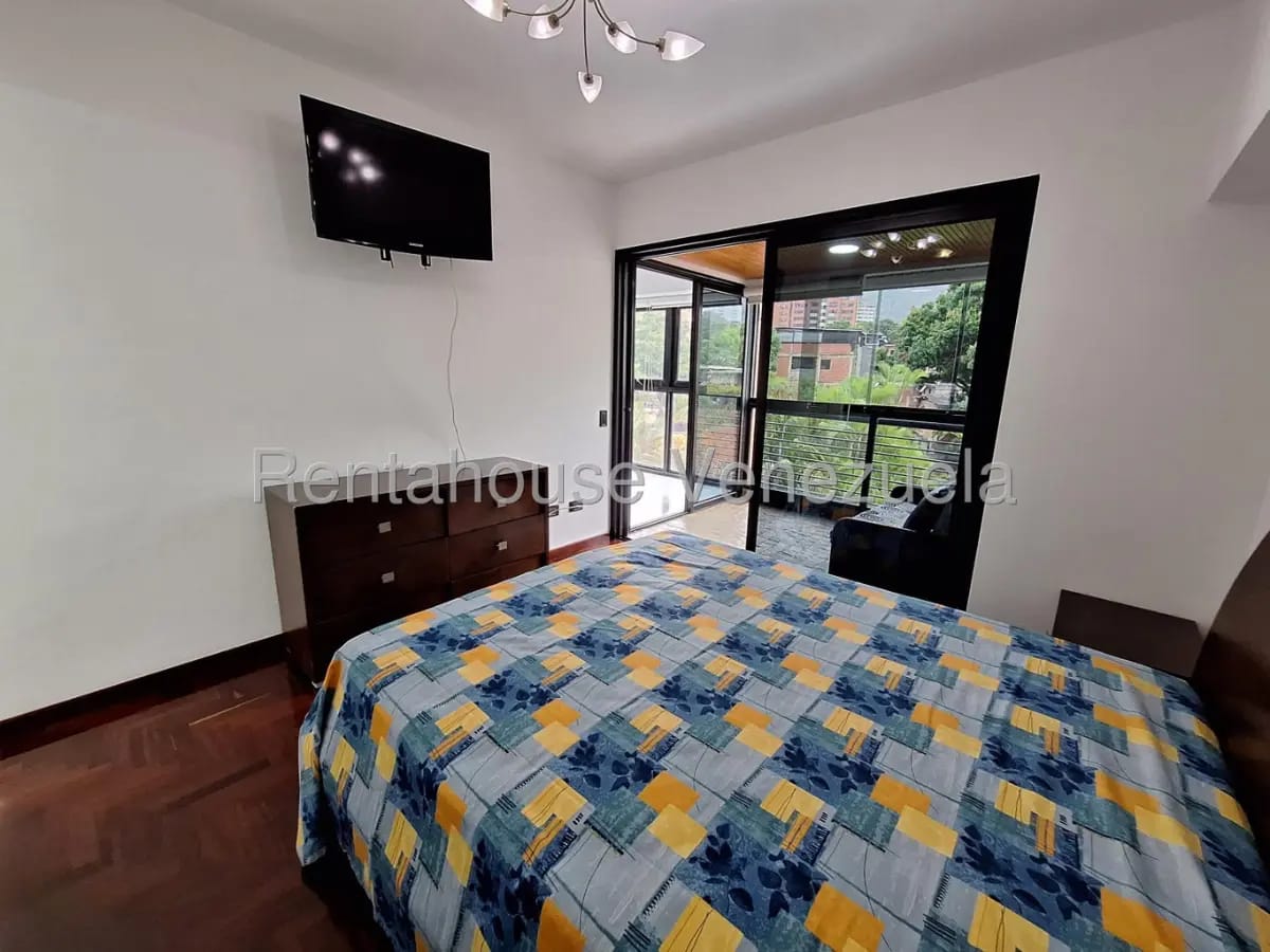 Bello y Cómodo APartamento en Alquiler La Castellana El Pedregal, Caracas - 8