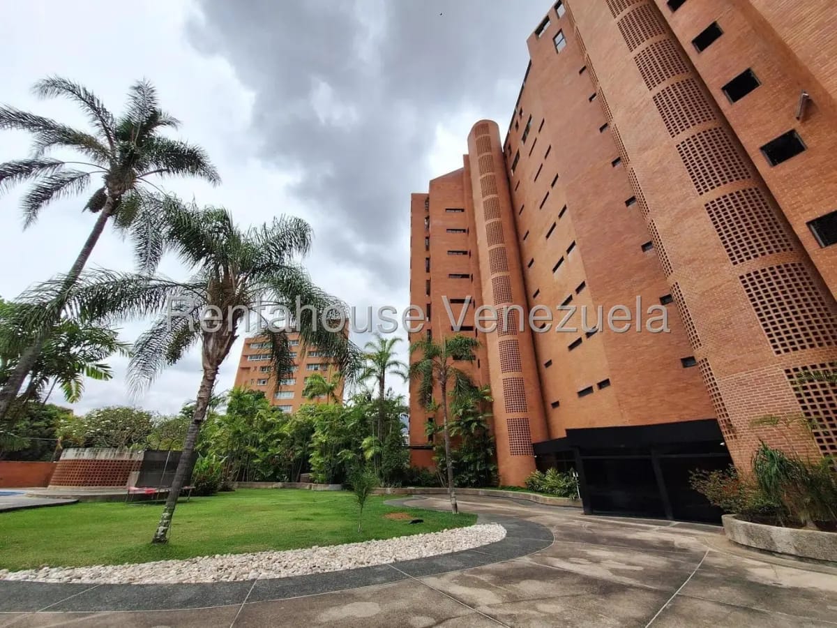 Bello y Cómodo APartamento en Alquiler La Castellana El Pedregal, Caracas - 16