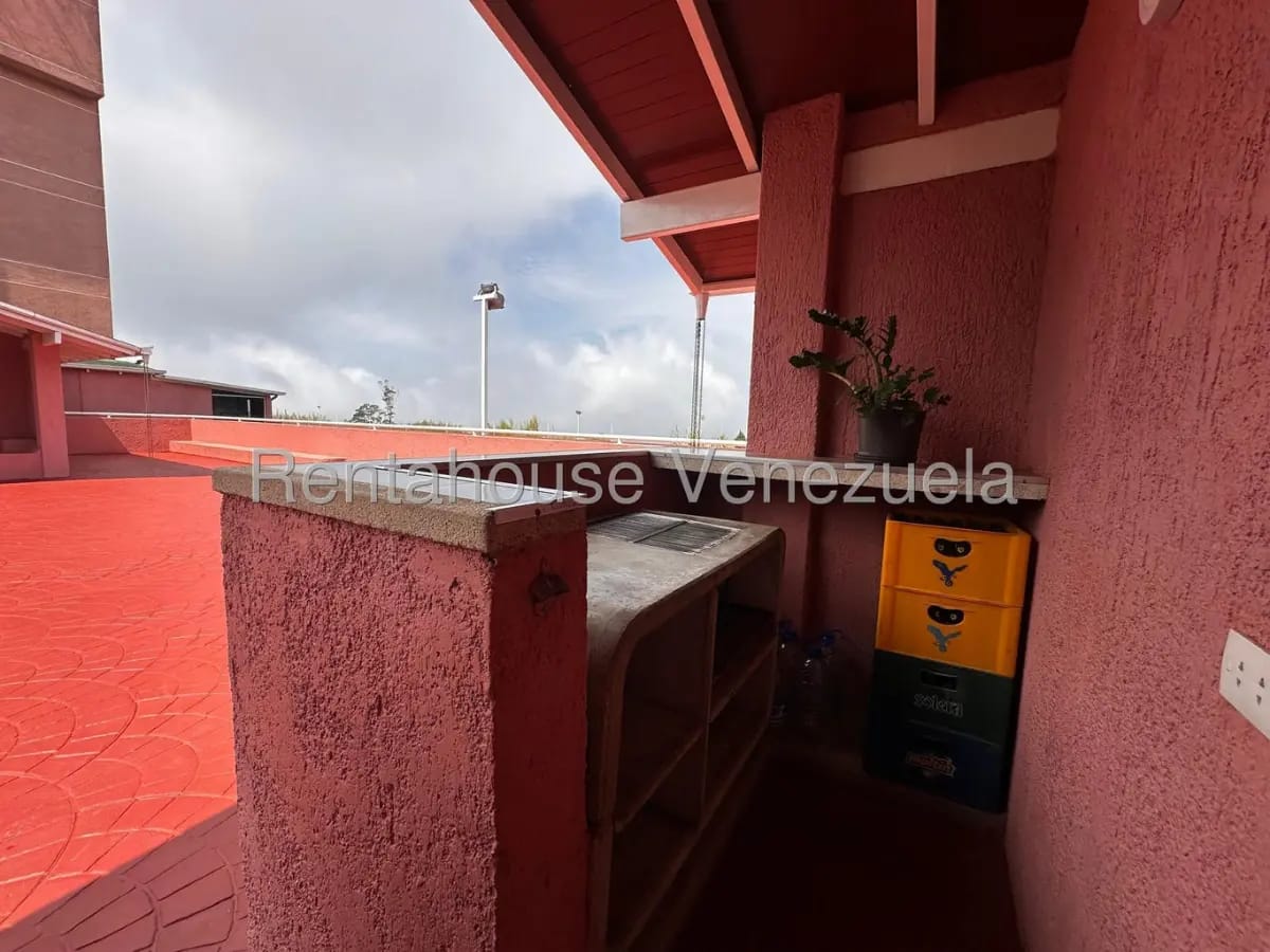 Bello y Agradable Apartamento en Venta Llano Alto, Altos Mirandino en Urb. Privada. - 2