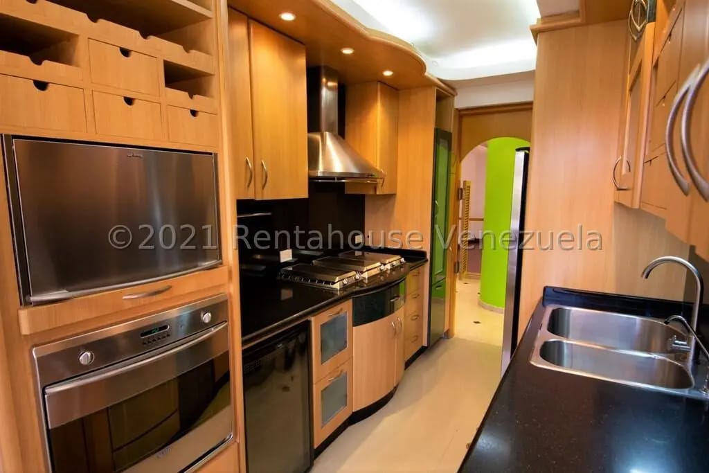 Bello y Cómodo Apartamento en Venta Los Samanes, Caracas - 3
