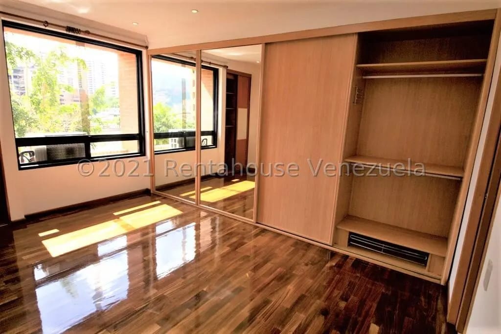 Bello y Cómodo Apartamento en Venta Los Samanes, Caracas - 10