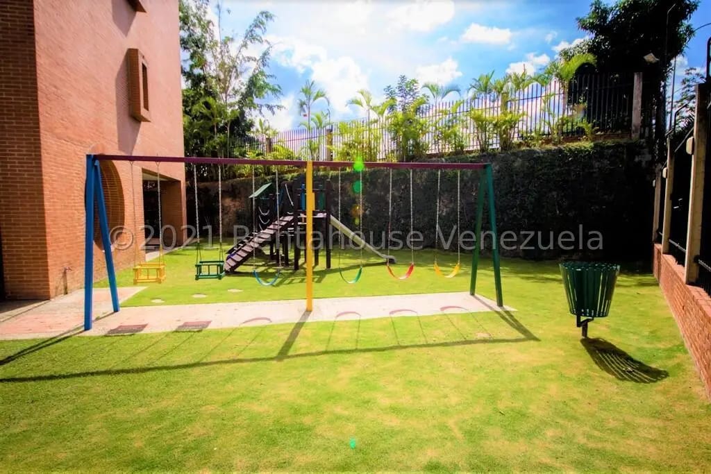 Bello y Cómodo Apartamento en Venta Los Samanes, Caracas - 18