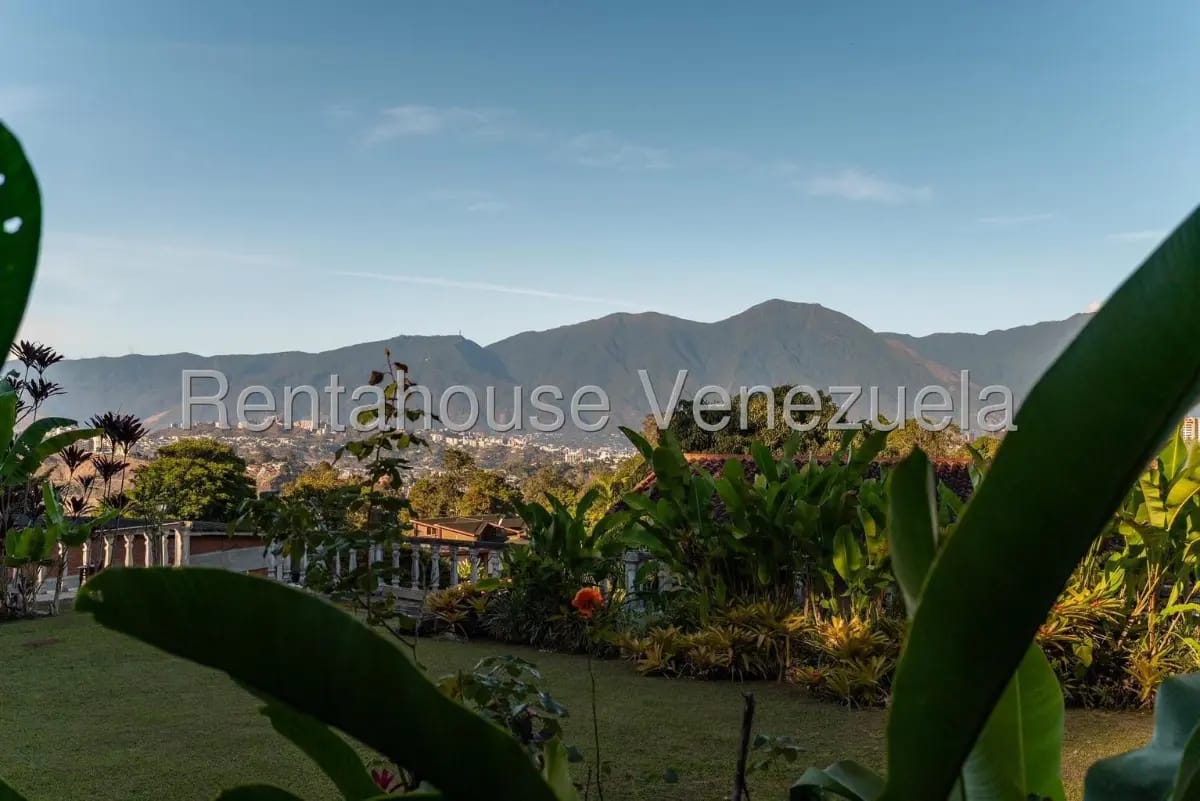 Excelente y Amplia Casa En Venta El Placer, Caracas con Increible Vista Panoramica - 10