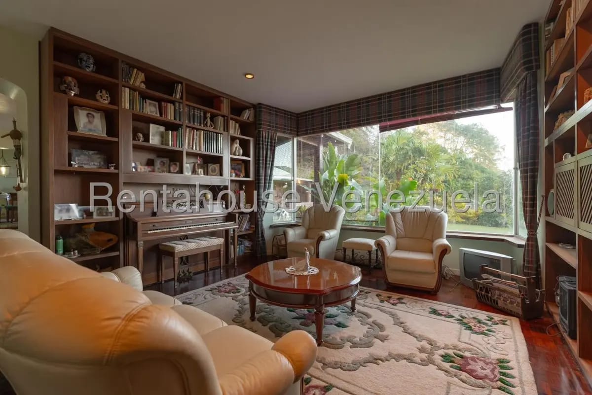 Excelente y Amplia Casa En Venta El Placer, Caracas con Increible Vista Panoramica - 14