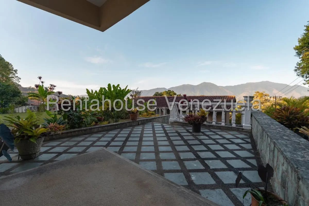 Excelente y Amplia Casa En Venta El Placer, Caracas con Increible Vista Panoramica - 20