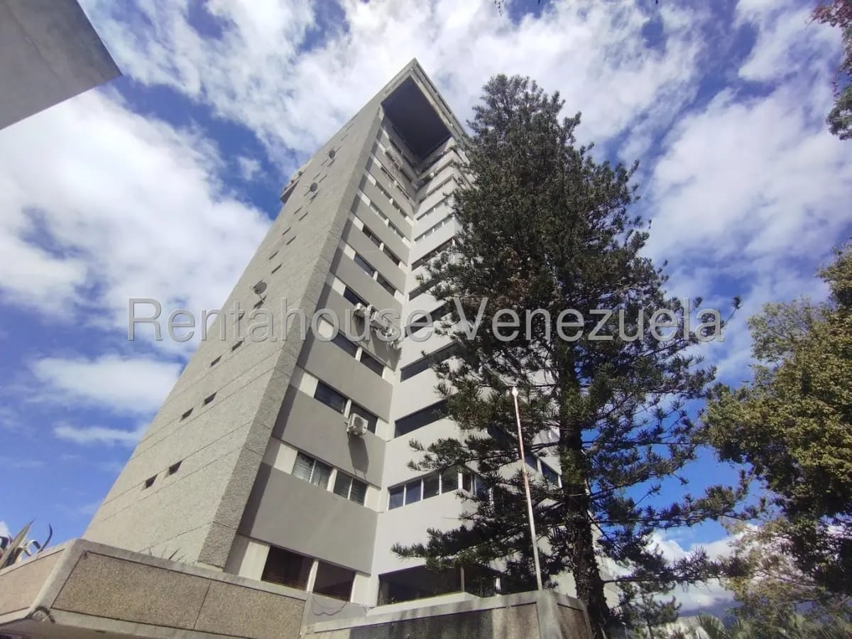 Excelente y Amplio Apartamento (PH) en Venta Los Chaguaramos, Caracas