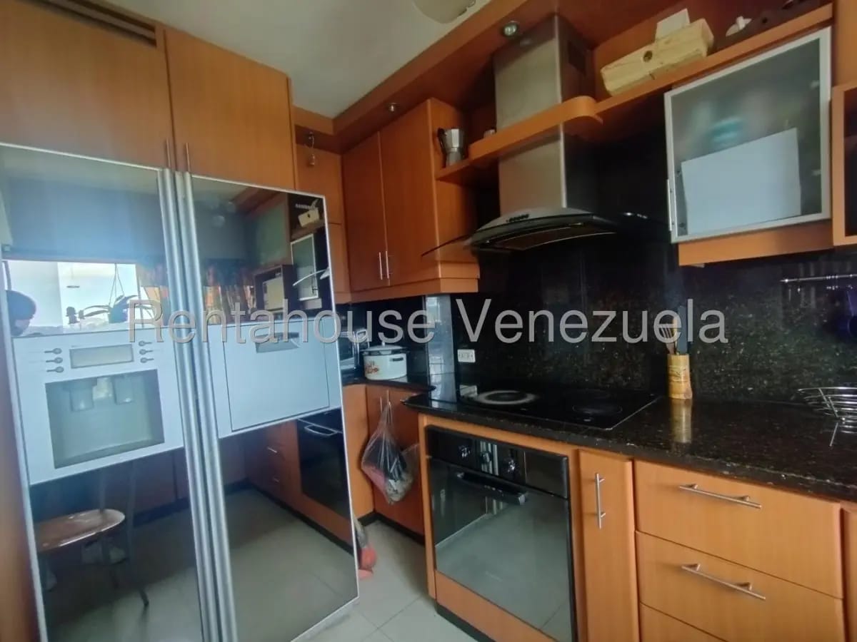 Excelente y Amplio Apartamento (PH) en Venta Los Chaguaramos, Caracas - 5