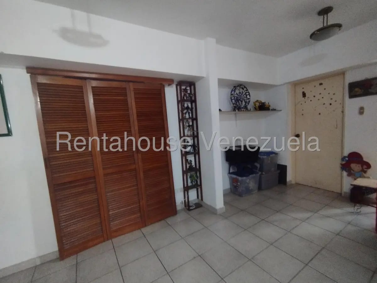 Excelente y Amplio Apartamento (PH) en Venta Los Chaguaramos, Caracas - 7