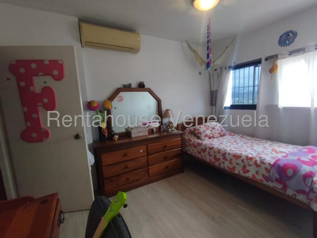 Excelente y Amplio Apartamento (PH) en Venta Los Chaguaramos, Caracas - 13
