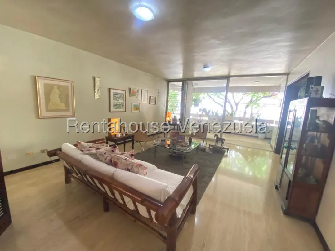 Lindo, Amplio y Diafano Apartamento en Venta La Floridad, Caracas - 3