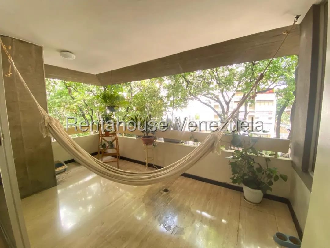 Lindo, Amplio y Diafano Apartamento en Venta La Floridad, Caracas - 14