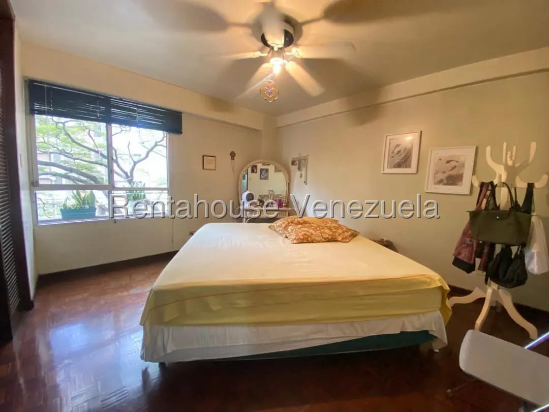 Lindo, Amplio y Diafano Apartamento en Venta La Floridad, Caracas - 18