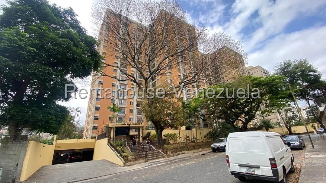 Bello y Amplio Apartamento Dúplex Valle Abajo, Caracas