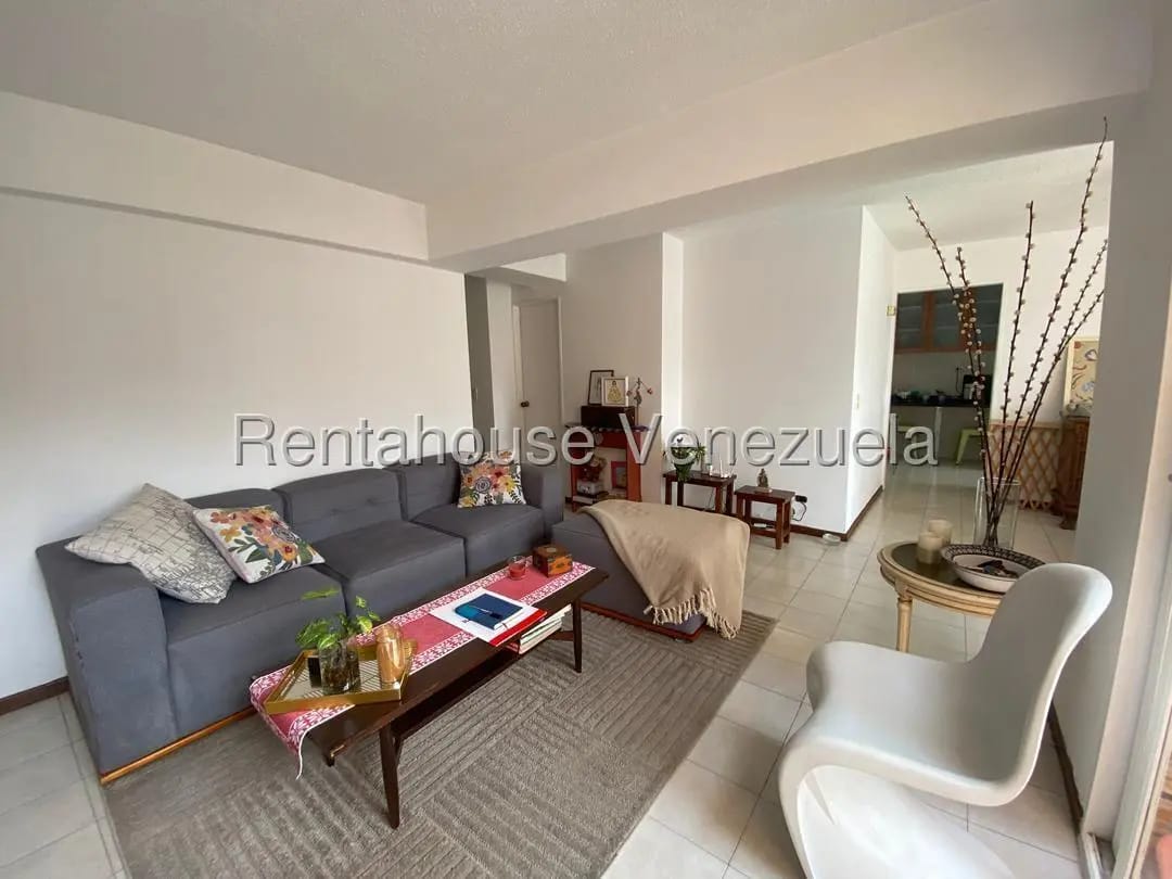 Bello y Amplio Apartamento Dúplex Valle Abajo, Caracas - 3