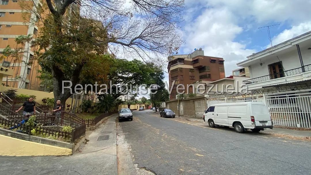 Bello y Amplio Apartamento Dúplex Valle Abajo, Caracas - 4