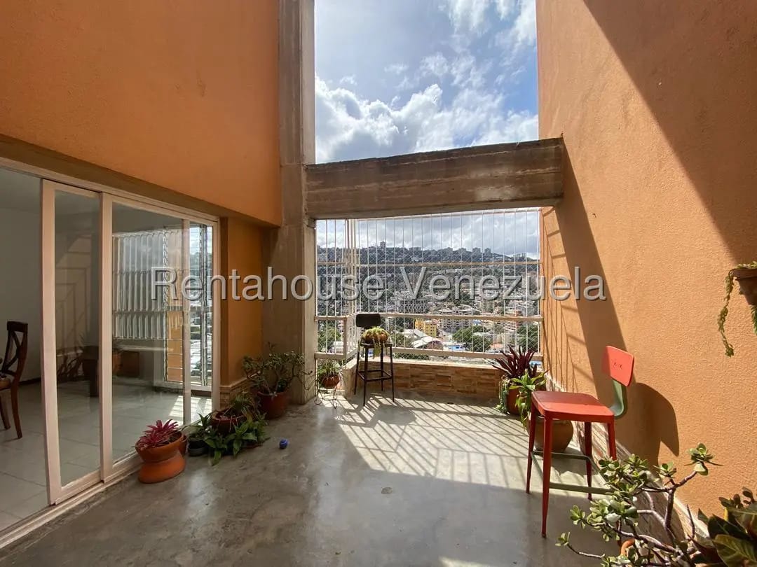 Bello y Amplio Apartamento Dúplex Valle Abajo, Caracas - 6