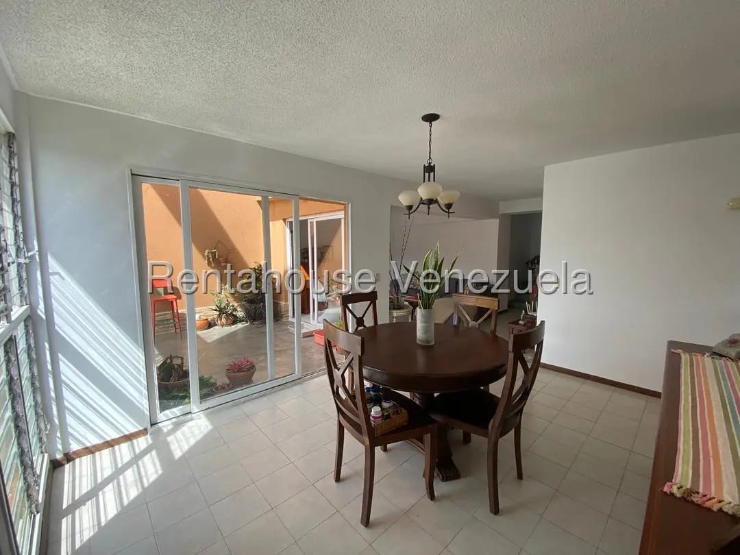 Bello y Amplio Apartamento Dúplex Valle Abajo, Caracas - 8