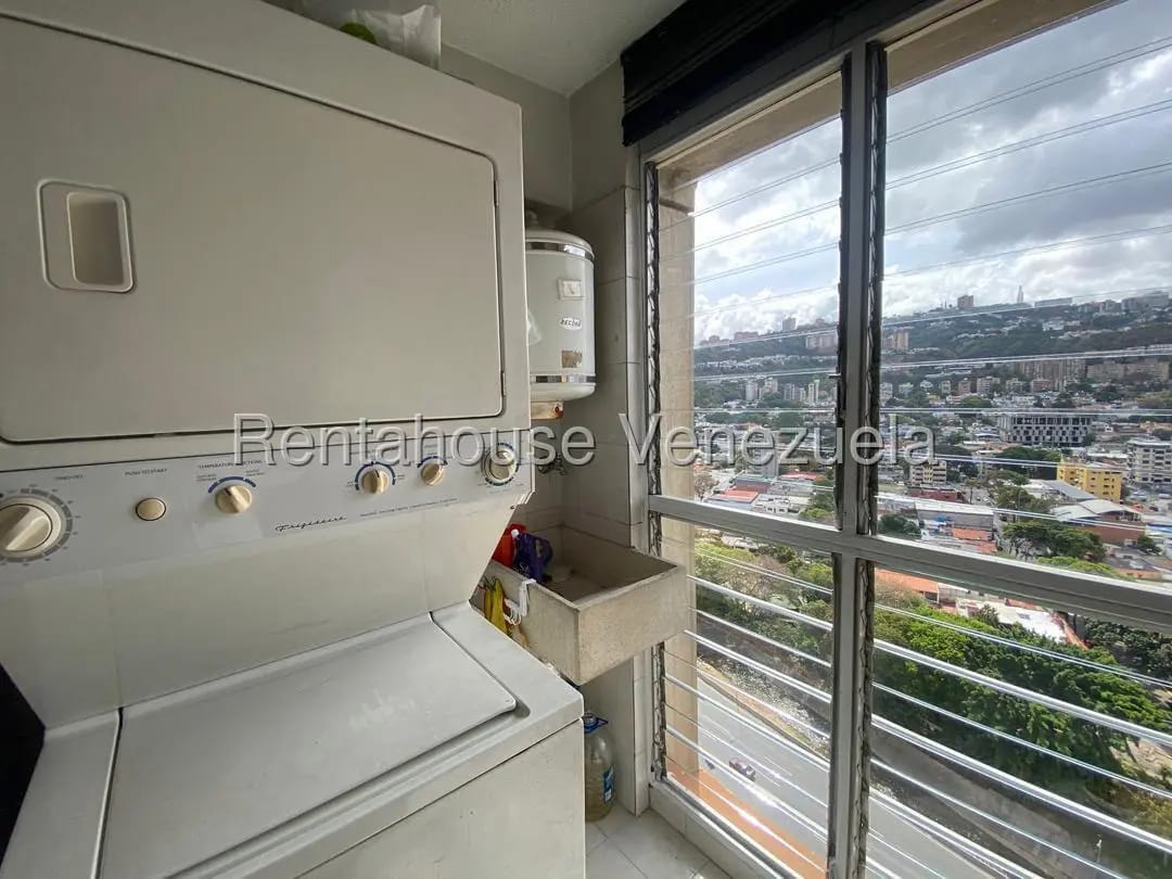 Bello y Amplio Apartamento Dúplex Valle Abajo, Caracas - 11