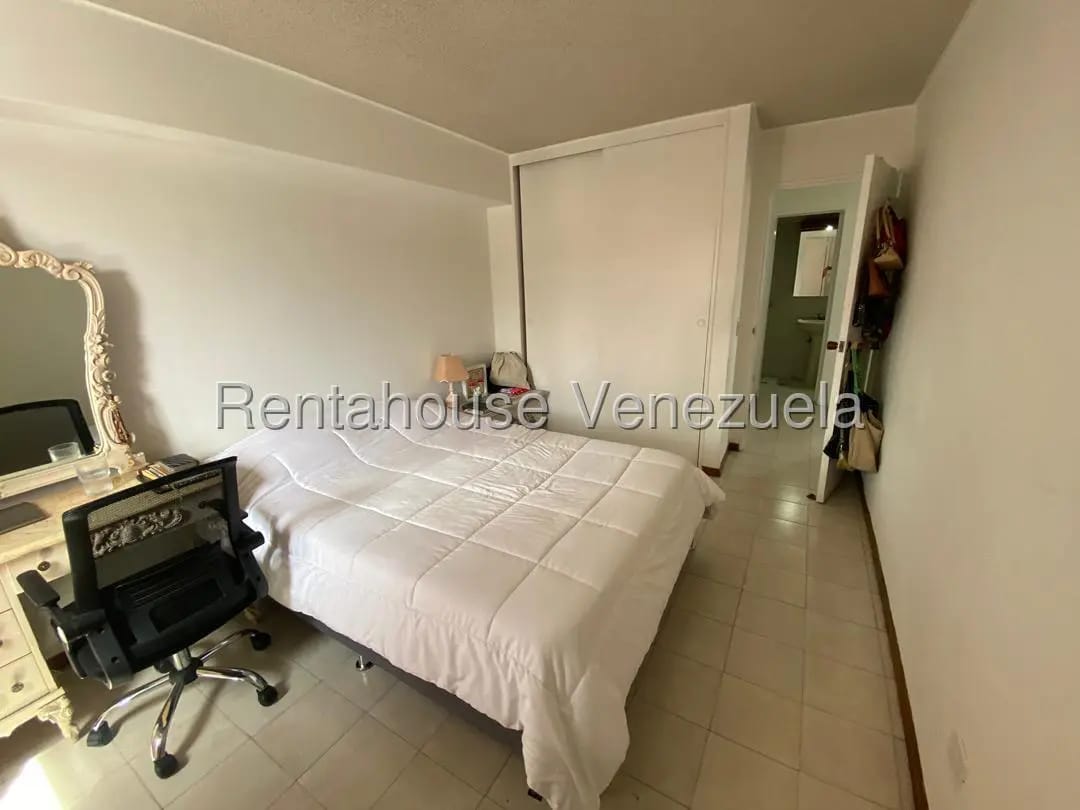 Bello y Amplio Apartamento Dúplex Valle Abajo, Caracas - 15