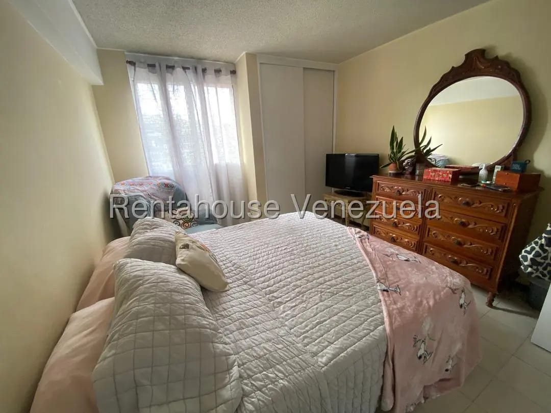 Bello y Amplio Apartamento Dúplex Valle Abajo, Caracas - 18