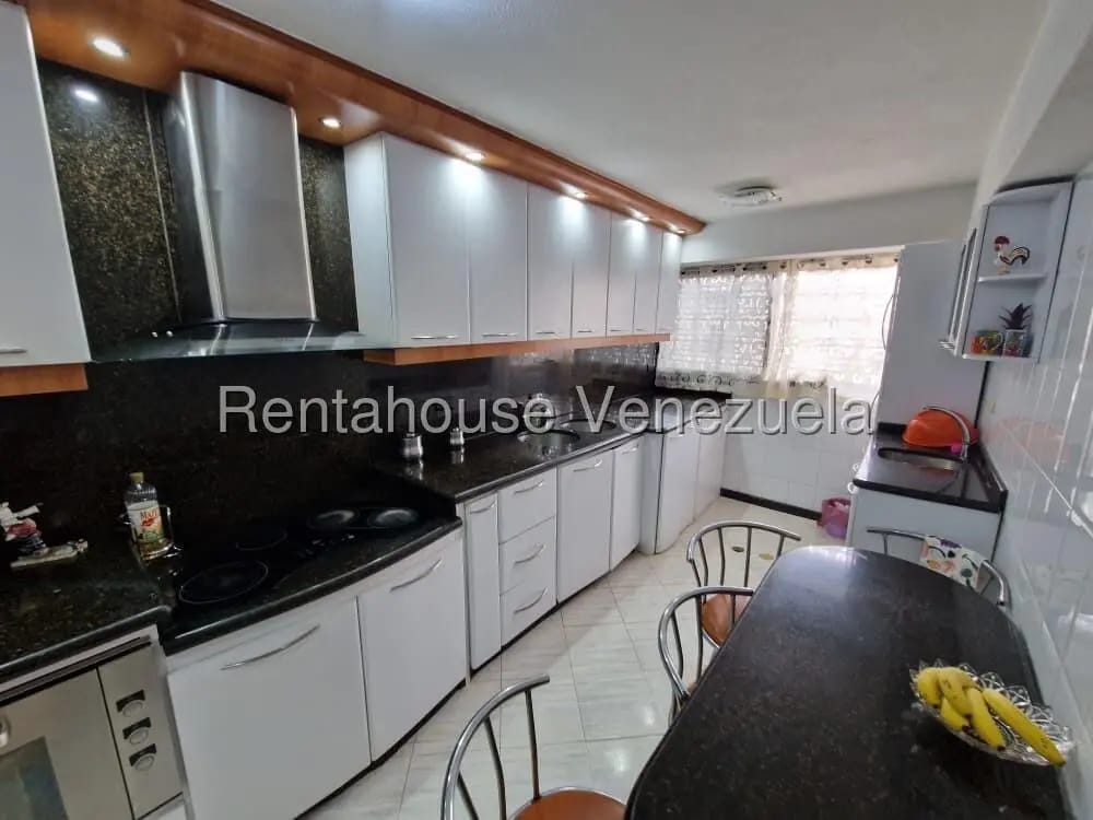Amplio y Claro Apartamento en Venta Las Acacias, Caracas - 4