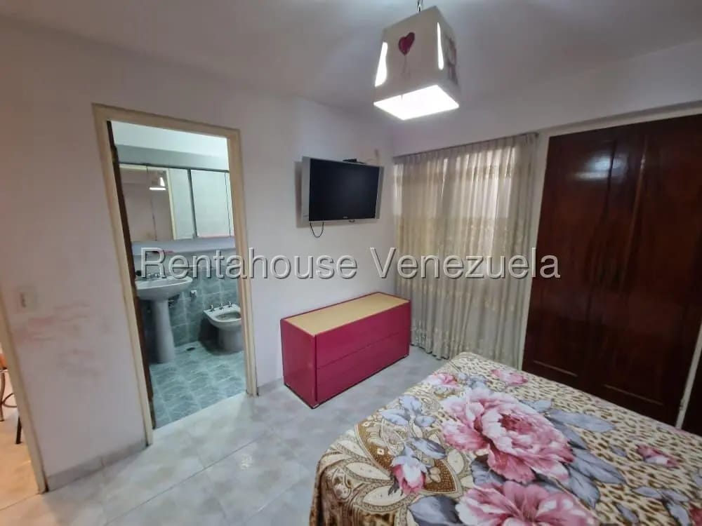 Amplio y Claro Apartamento en Venta Las Acacias, Caracas - 9