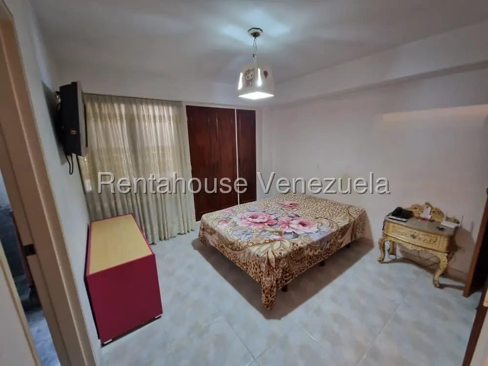 Amplio y Claro Apartamento en Venta Las Acacias, Caracas - 10