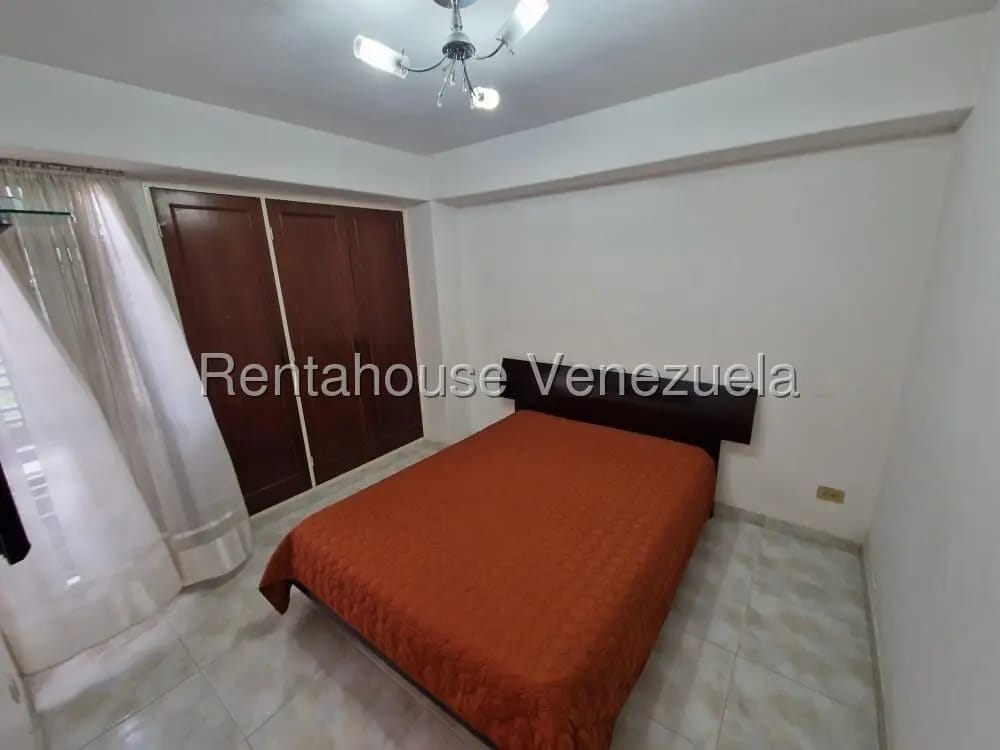 Amplio y Claro Apartamento en Venta Las Acacias, Caracas - 11