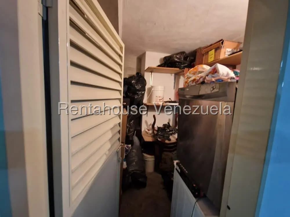 Amplio y Claro Apartamento en Venta Las Acacias, Caracas - 12