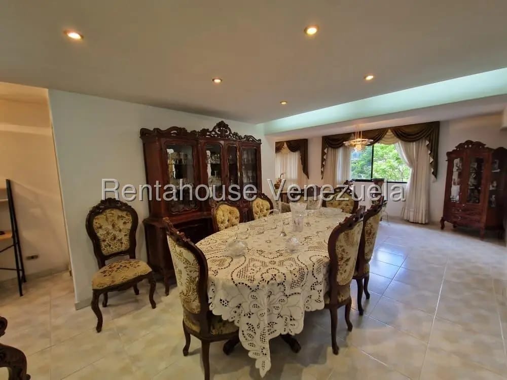 Amplio y Claro Apartamento en Venta Las Acacias, Caracas - 14