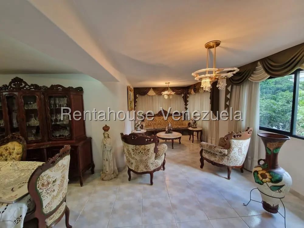 Amplio y Claro Apartamento en Venta Las Acacias, Caracas - 15