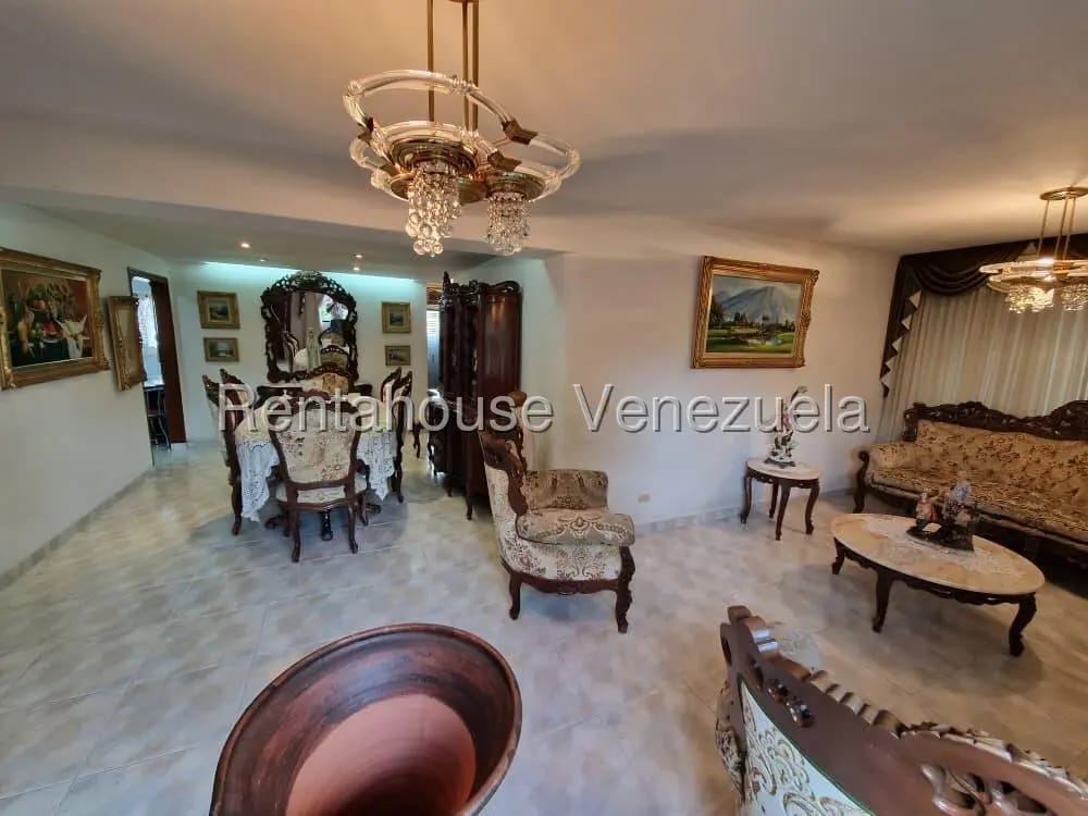 Amplio y Claro Apartamento en Venta Las Acacias, Caracas - 16