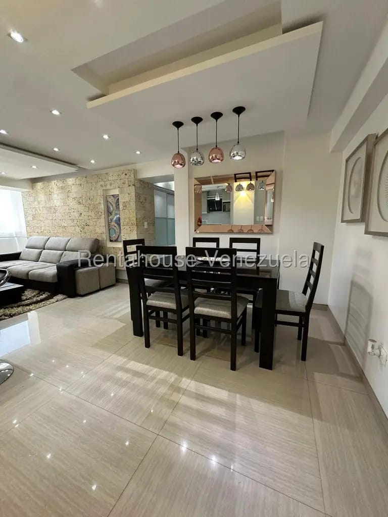 Bello y Amplio Apartamento En Venta La Boyera, Caracas - 2
